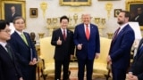 2025年8月25日，唐纳德·特朗普总统在白宫椭圆形办公室会见韩国总统李在明。