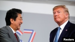 美国总统特朗普和日本首相安倍晋三8月25日在7国集团峰会间隙举行会谈。