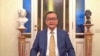 លោក សម រង្ស៊ី អតីតប្រធានគណបក្ស​សង្គ្រោះជាតិ ថ្លែង​ទៅកាន់អ្នកគាំទ្រគណបក្សតាមរយៈវីដេអូបង្ហោះតាមប្រព័ន្ធអ៊ីនធឺណិត ពីប្រទេសអ៊ីតាលី កាលពីថ្ងៃទី៣០ ខែតុលា ឆ្នាំ២០១៧។ (រូបដកស្រង់ពីវីដេអូ)