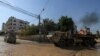 Des véhicules de l'armée israélienne lors d'un raid dans le camp de réfugiés de Jénine, en Cisjordanie.