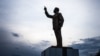 Une statue de l'ancien président Omar Bongo dans un parc de Franceville, au Gabon, le 21 mai 2019.