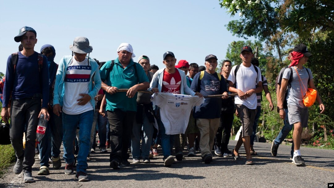 Miles de migrantes centroamericanos se han organizado en caravanas en los últimos meses con la intención de llegar en ingresar en grupos a EE.UU.