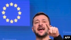 Le président ukrainien Volodymyr Zelensky donne une conférence de presse en marge d'un sommet de l'UE à Bruxelles, le 17 octobre 2024. AFP / John Thys