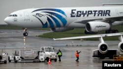 在埃及航空公司一架航班失踪后，该航空公司一架从巴黎飞往开罗的航班5月19日从巴黎戴高乐机场起飞。（资料照片）